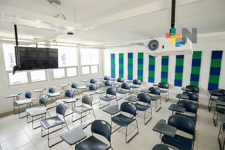 UV concluye instalación de 430 aulas híbridas en las cinco regiones
