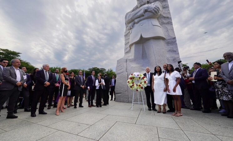 Presidente visita Memorial a Franklin Delano Roosevelt y el Monumento a Martin Luther King Jr.