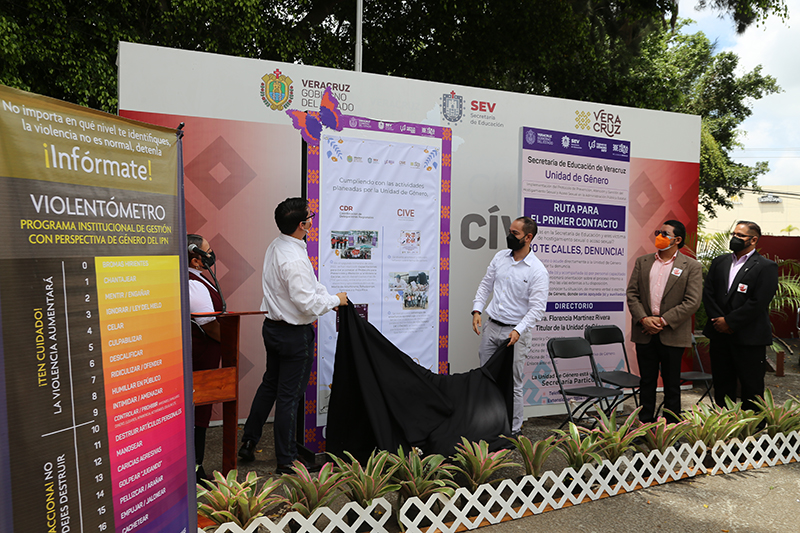 Inauguró SEV muestra fotográfica “Mamparas por la Igualdad” en el Día Naranja