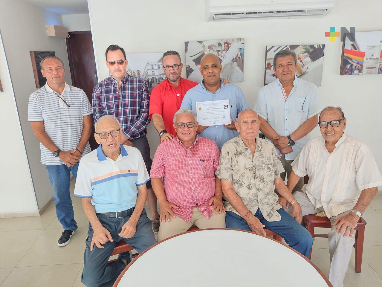 Reconocen exitosa trayectoria del periodista deportivo Julio Mora Olivo