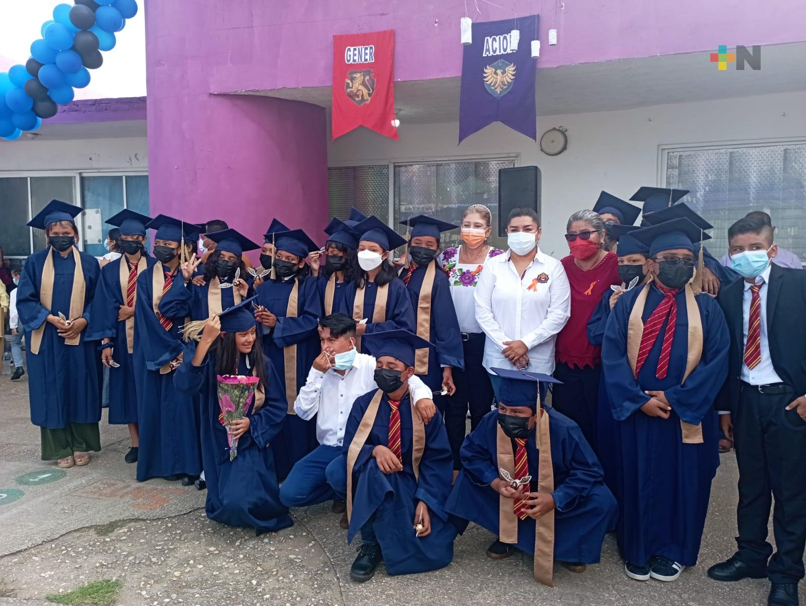 Con temática de Harry Potter se gradúan alumnos de primaria de Coatzacoalcos