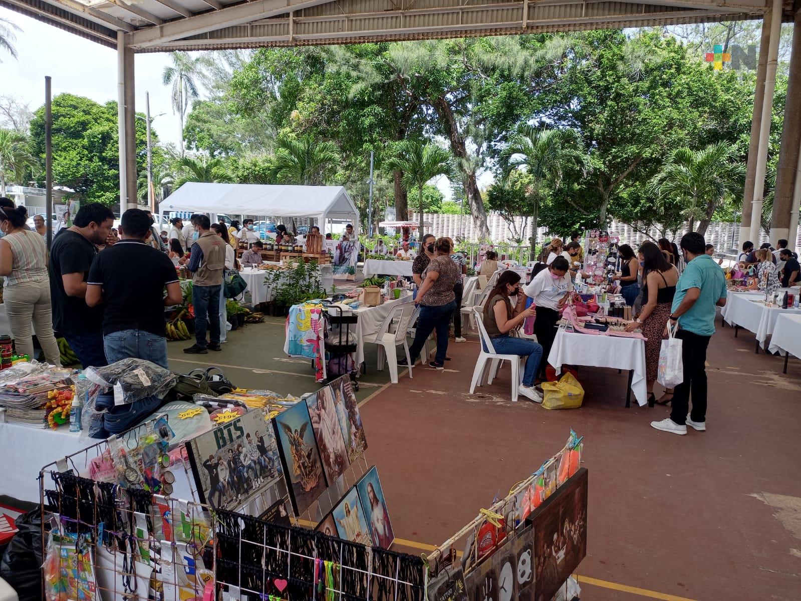 Inicia Feria de Tandas para el Bienestar en Coatza