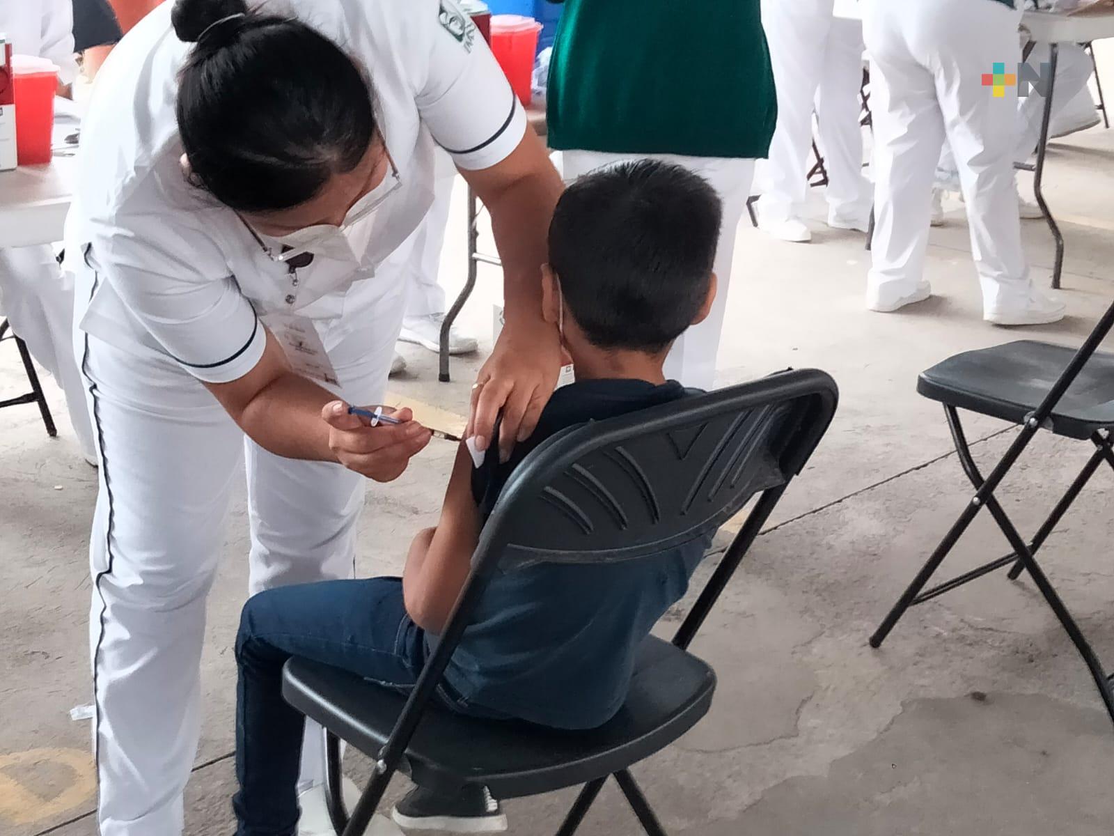 Aplican vacuna antiCovid a niños del municipio de Emiliano Zapata