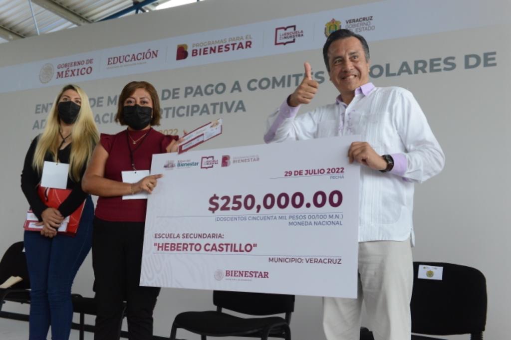 Más de la mitad de planteles de educación básica en Veracruz, beneficiados con La Escuela es Nuestra