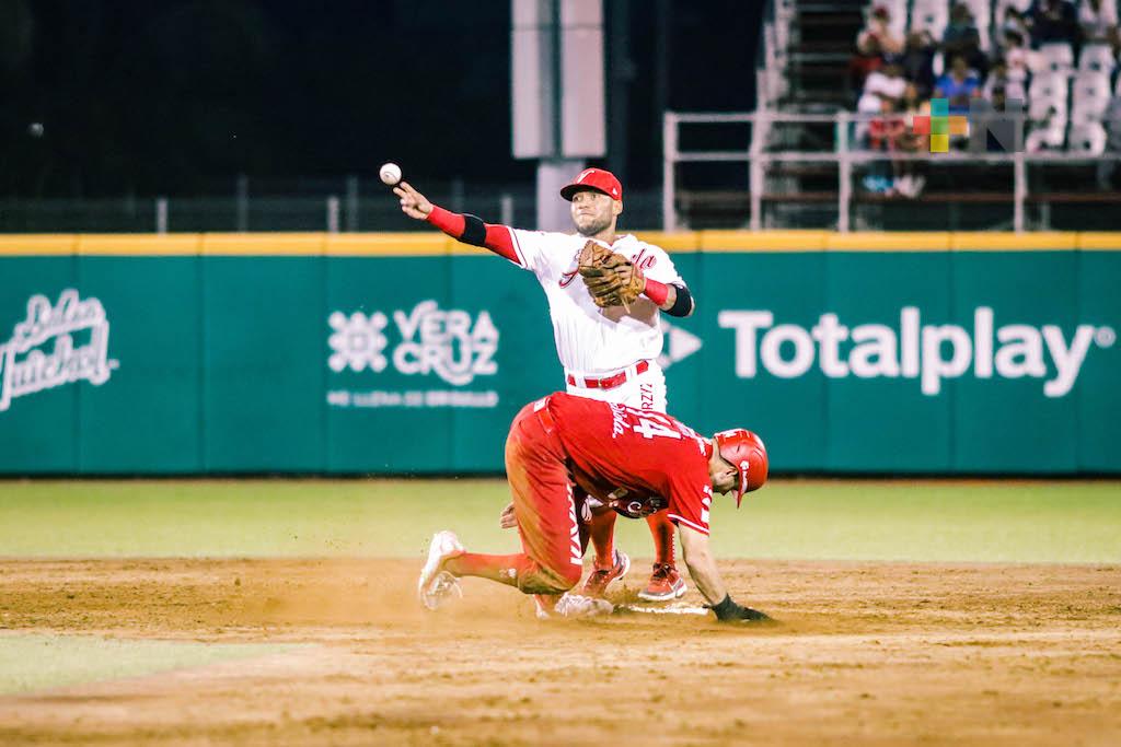 El Águila evitó la limpia, al ganar por pizarra de 6-3 a los Diablos