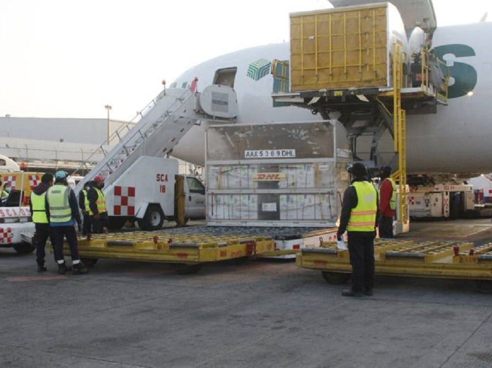 Arriban a México más de un millón de vacunas pediátricas contra Covid-19