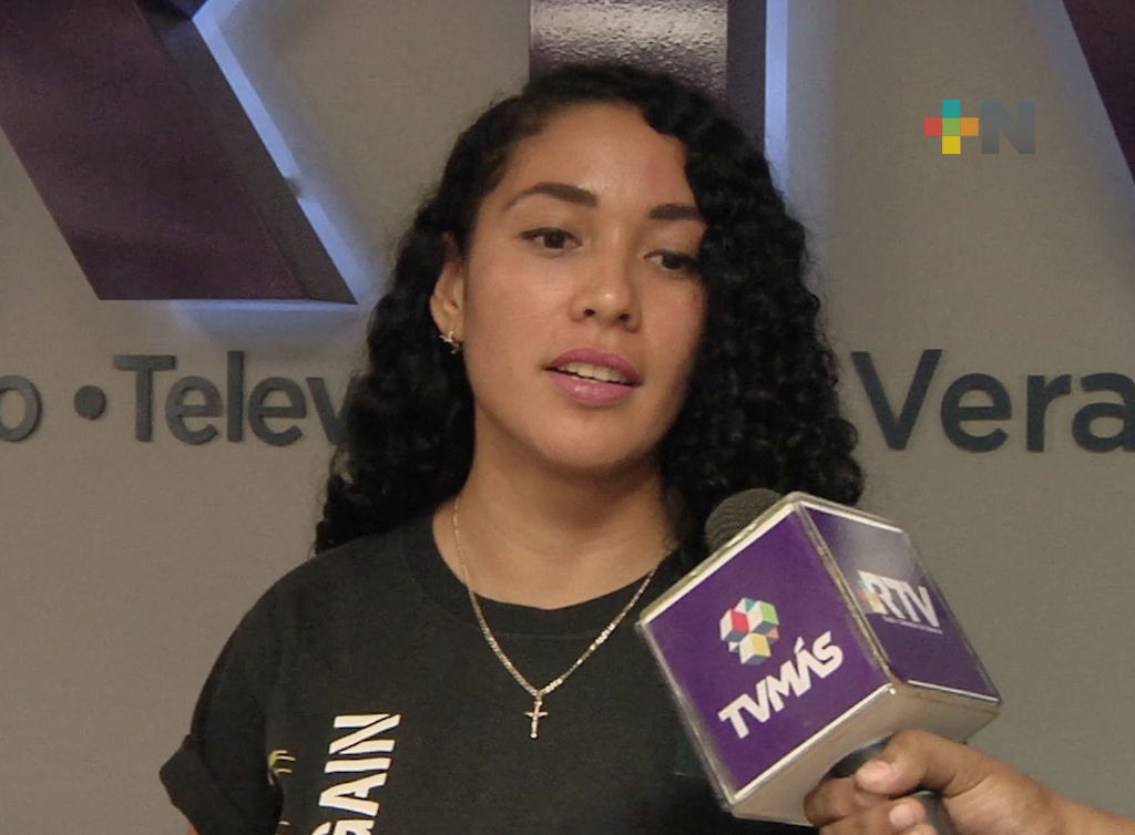 Michelle Rivera prepara su debut como peleadora de Muay Thai