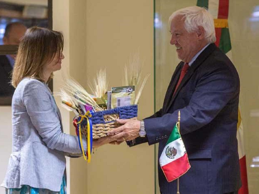 Dona México a Ucrania semillas certificadas para el cultivo de 14 variedades de hortalizas y granos