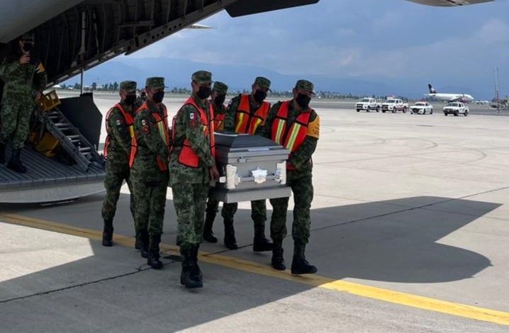 Arribaron a México tercer vuelo militar con  personas mexicanas fallecidas en San Antonio, Texas