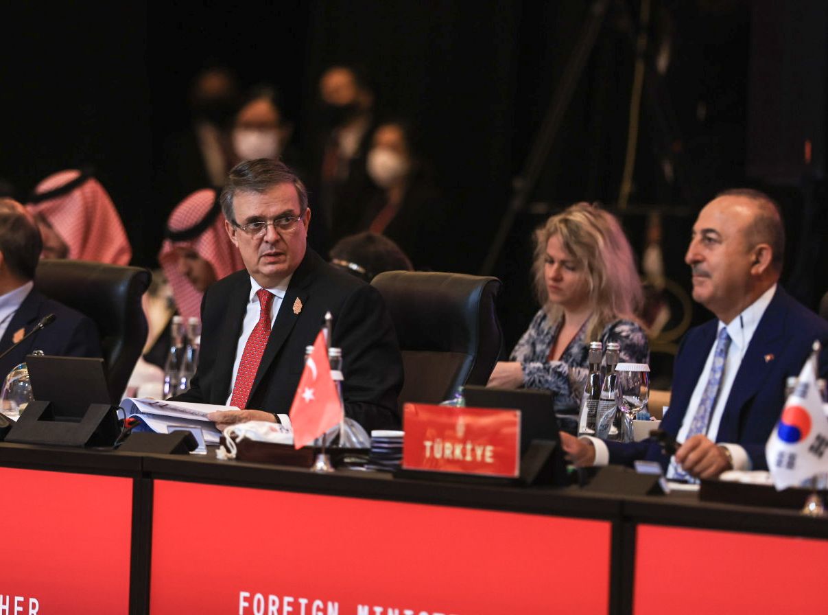 Canciller Ebrard pide al G20 solución pacífica a la guerra en Ucrania