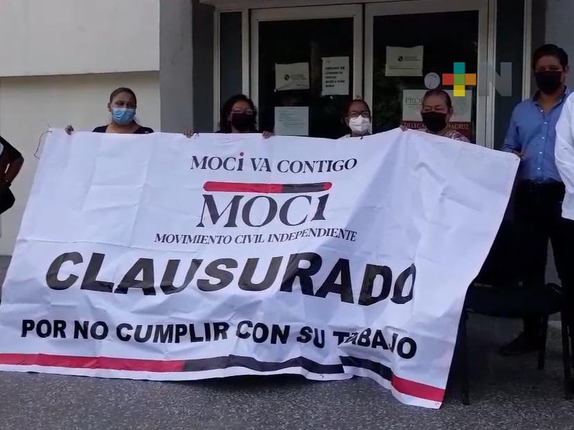 Organización civil de Veracruz protesta contra grupo MAS; recibe agua escasa y sucia