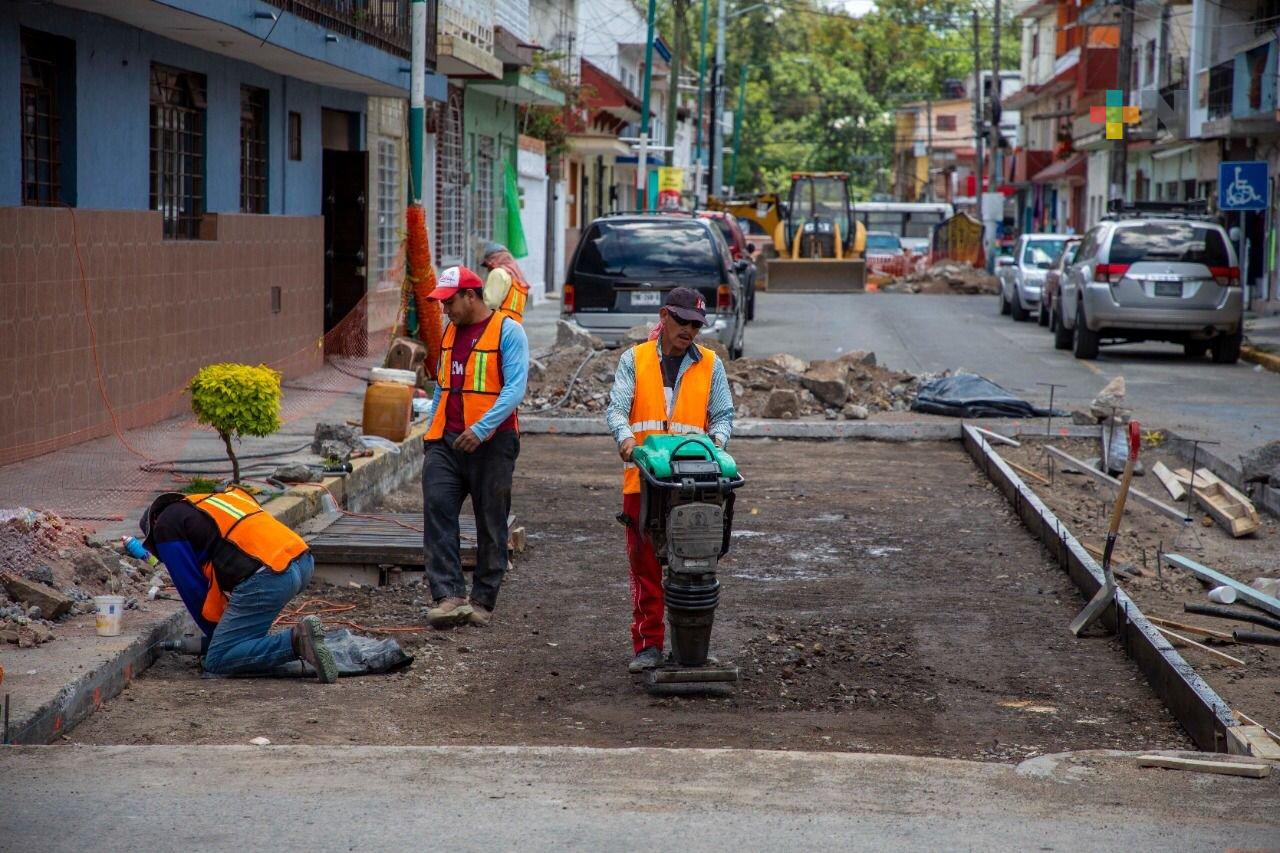 En proceso más de 200 obras en drenaje y rehabilitación de pavimento en Xalapa