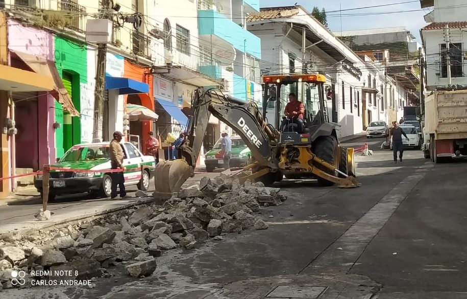 Continúa reparación de lozas fracturadas y renovación de sistema hidráulico