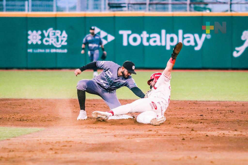El Águila venció por pizarra de 3-2 a Mariachis y aseguró la serie