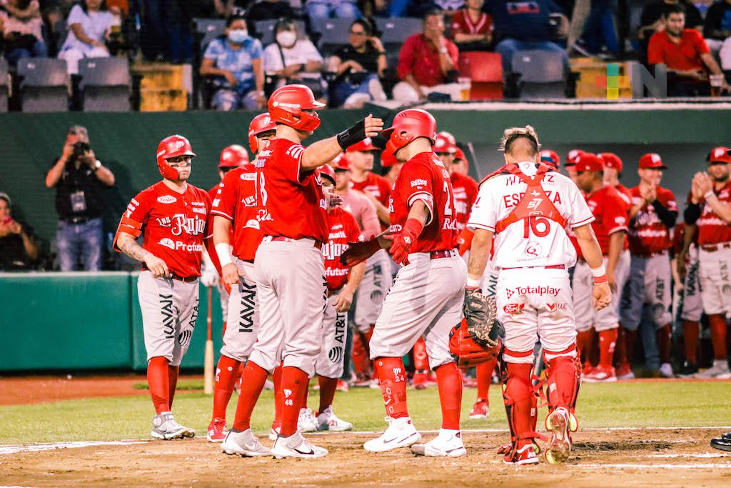 Diablos Rojos apalearon por blanqueada de 12-0 al Águila