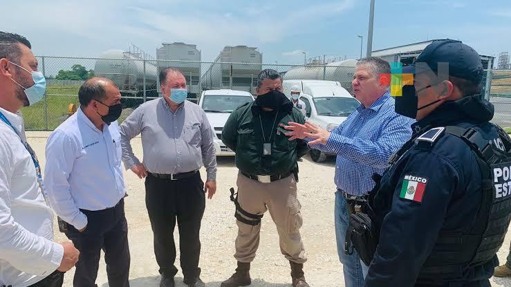 Seguridad pública y privada resguarda a trabajadores de zona industrial de Coatza