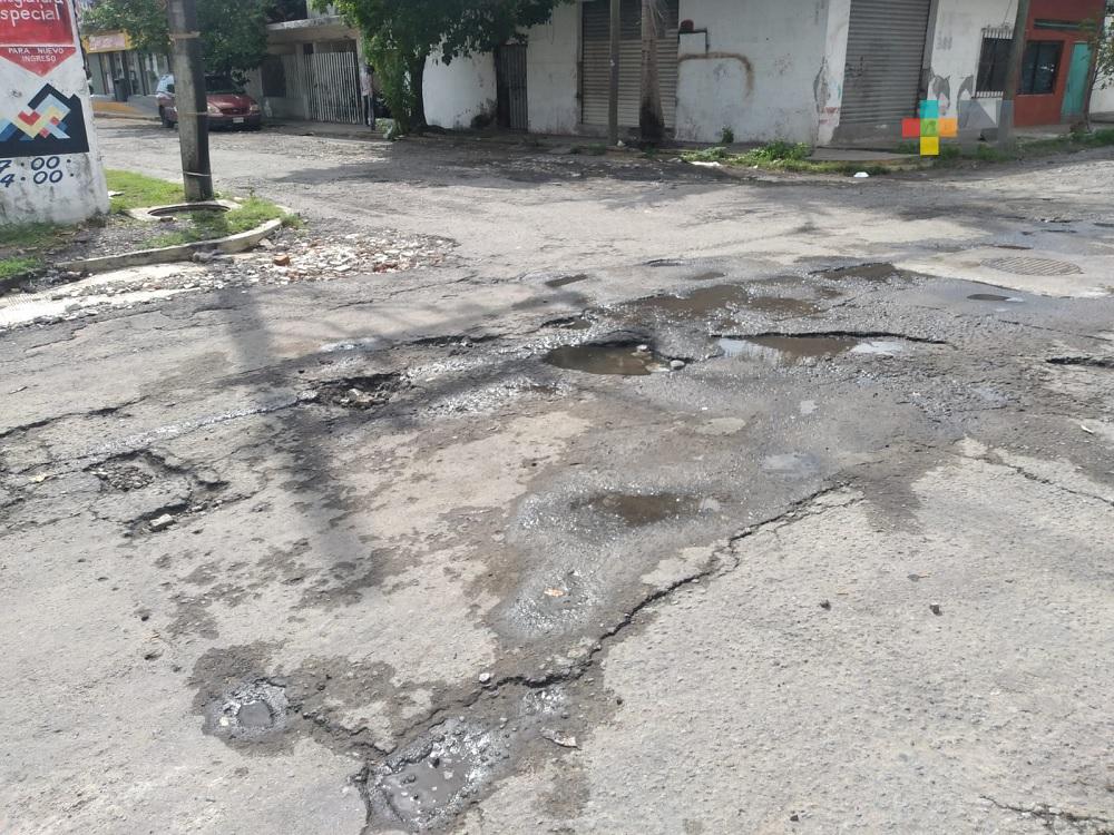 Vecinos piden a ayuntamiento rehabilitar calles en colonia del municipio de Veracruz