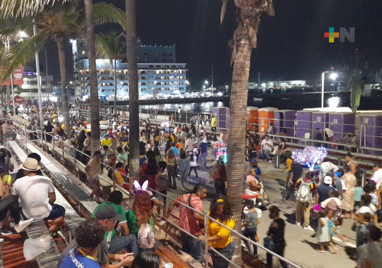 Gradas moradas no funcionaron en el Carnaval: Brujas del Mar