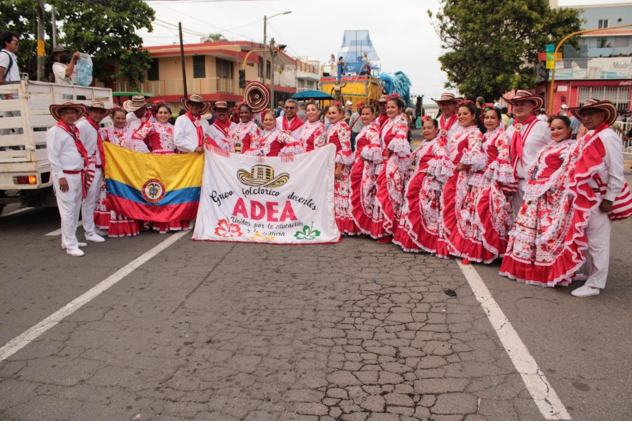 Delegación colombiana disfruta la alegría del Carnaval de Veracruz