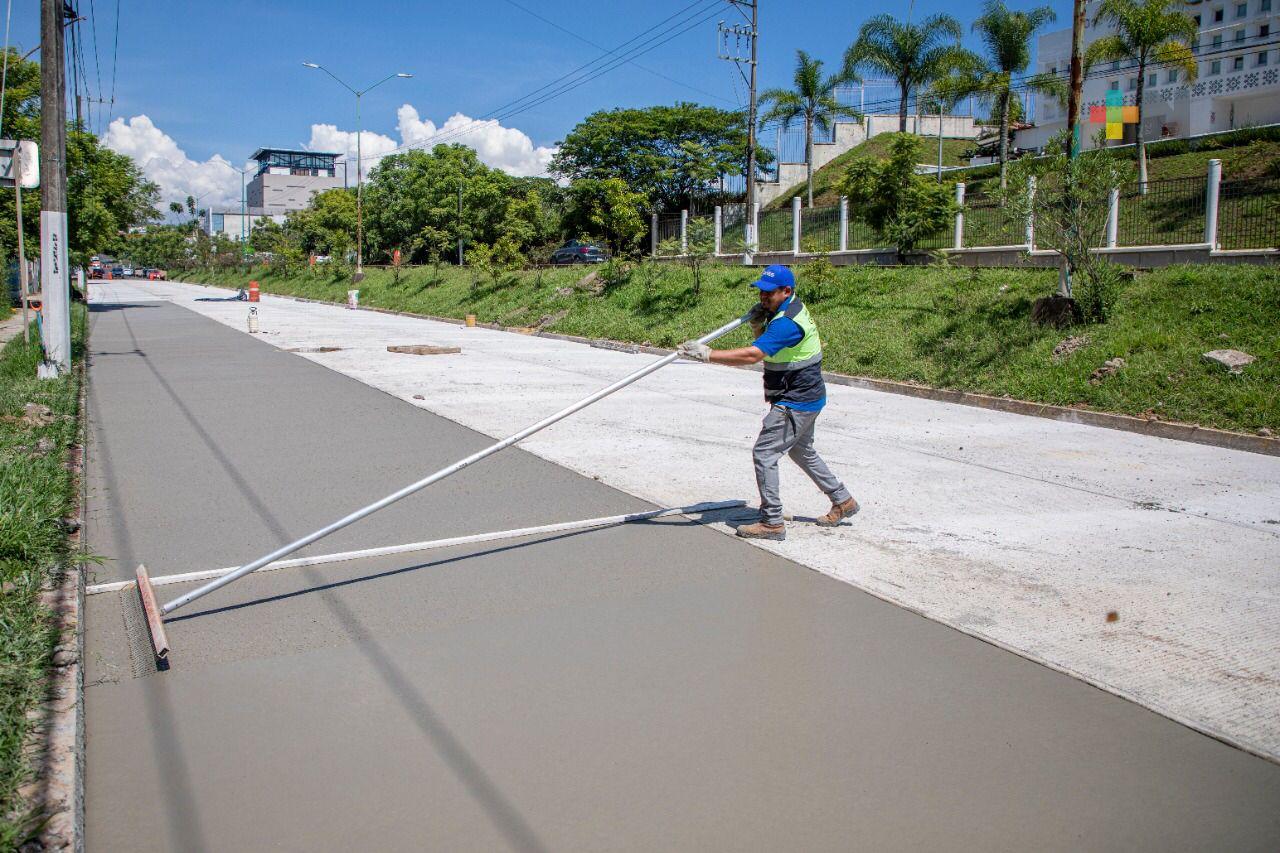 Ayuntamiento continúa rehabilitación de vialidades