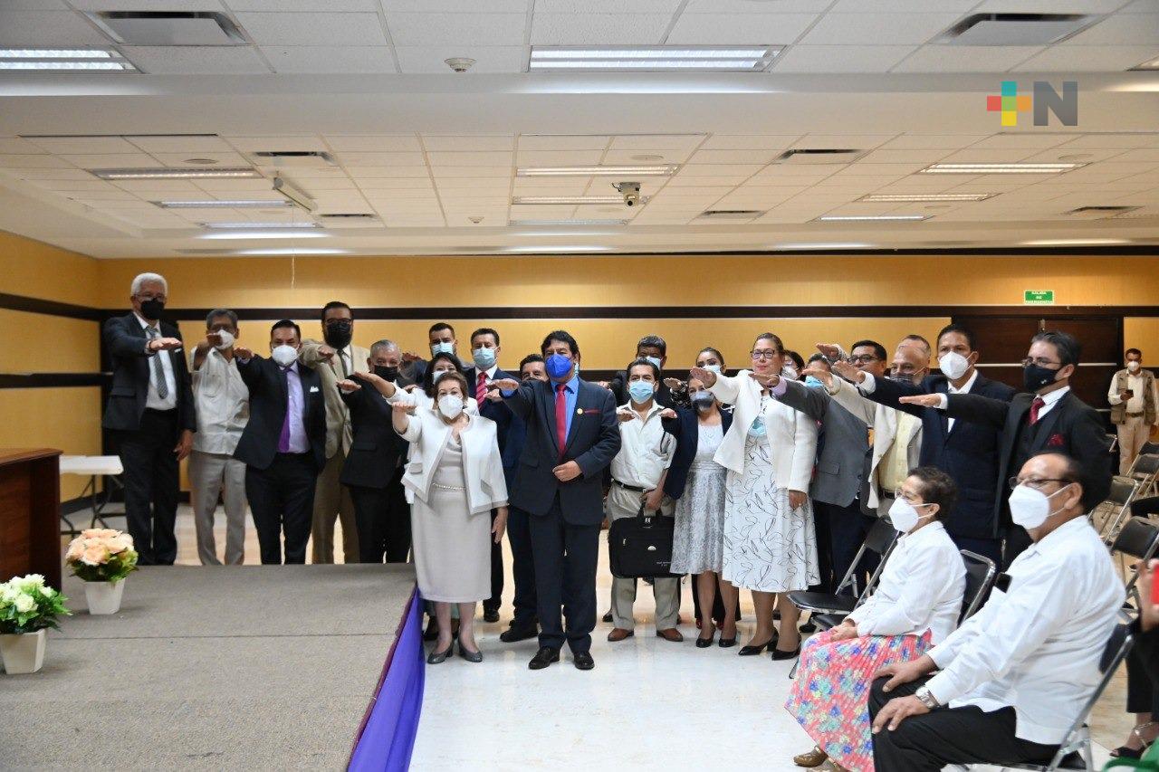 Magistrada presidenta del PJEV toma protesta a nueva directiva de Federación de Licenciados en Derecho