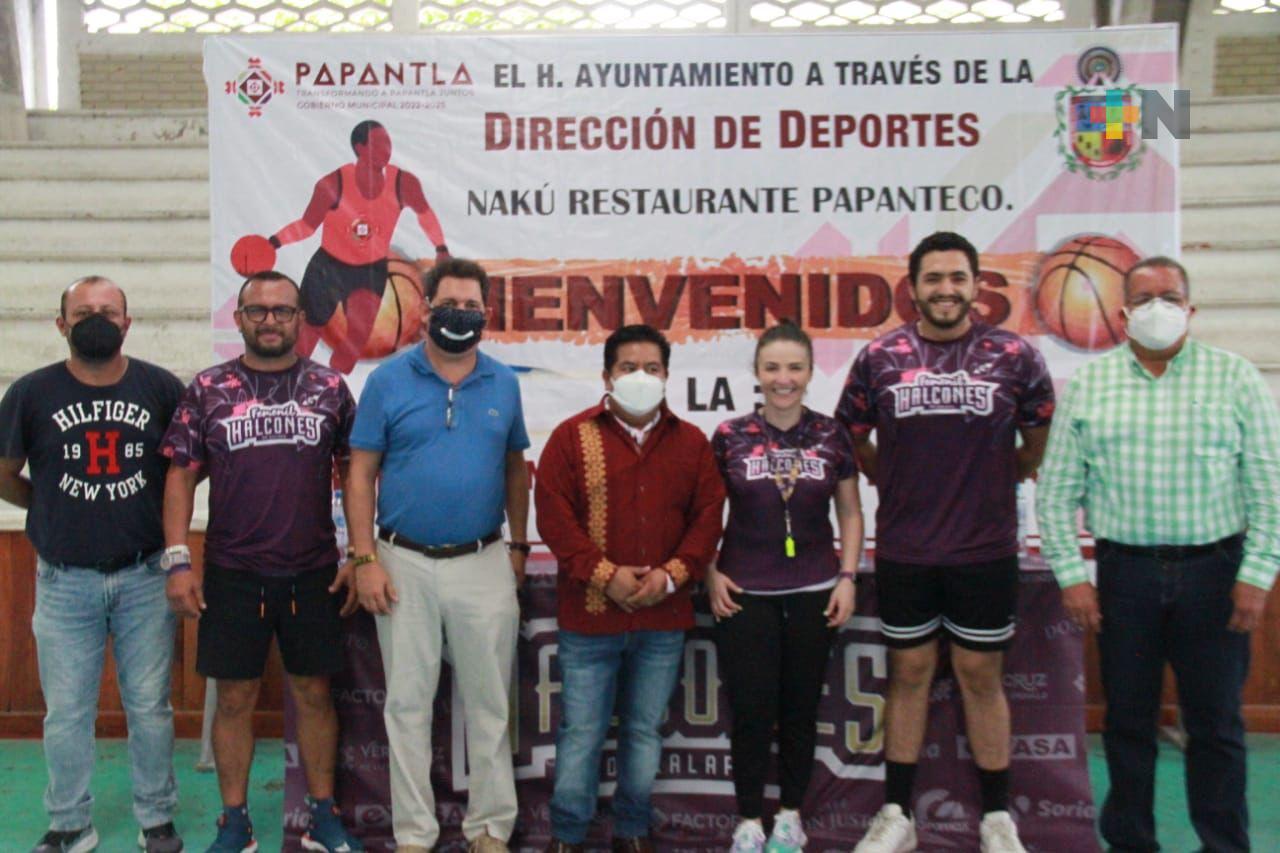 Halcones de Xalapa imparten clínica deportiva en Papantla