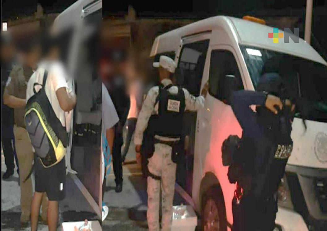 Rescatan fuerzas del orden a 47 migrantes en el sur del estado