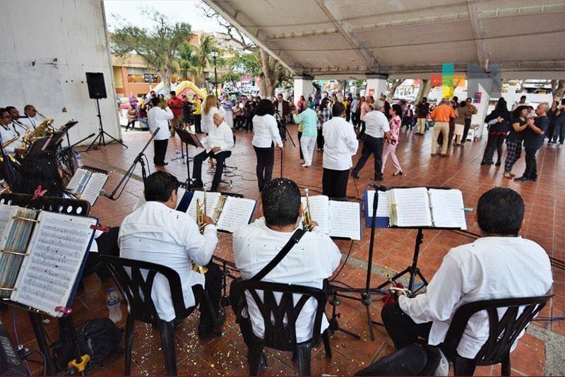 Por cumplir 50 años, la orquesta de Música Popular de Coatzacoalcos