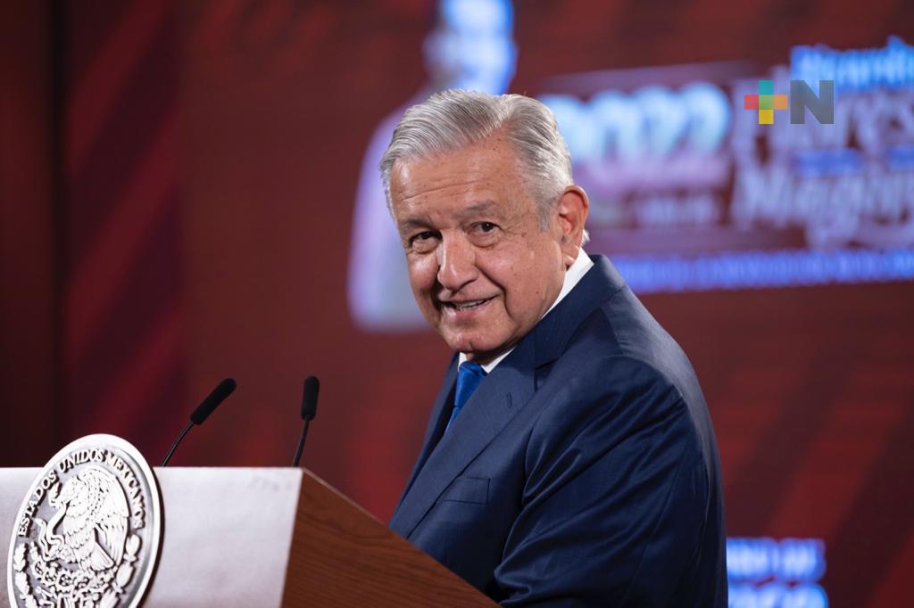 Estamos negociando con Samsung para construir una planta de amoniaco y urea en Poza Rica: AMLO