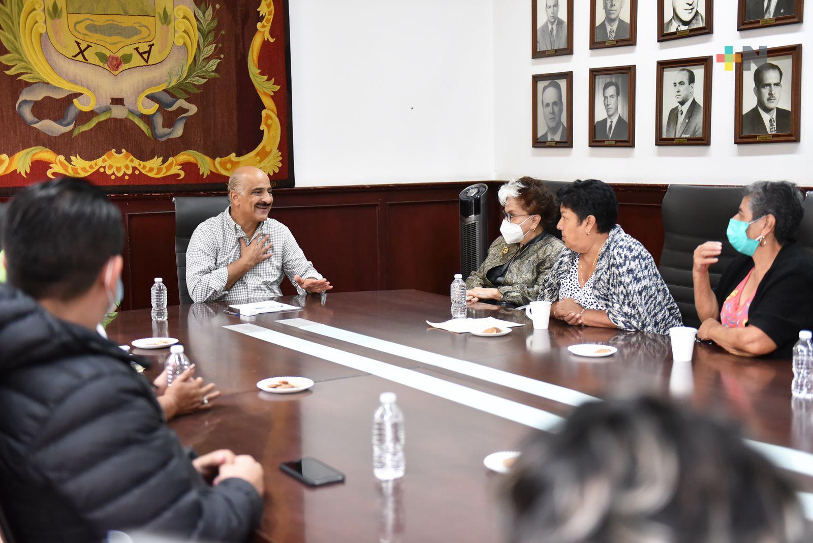 Mercados fijos y sobre ruedas, prioritarios en desarrollo económico municipal