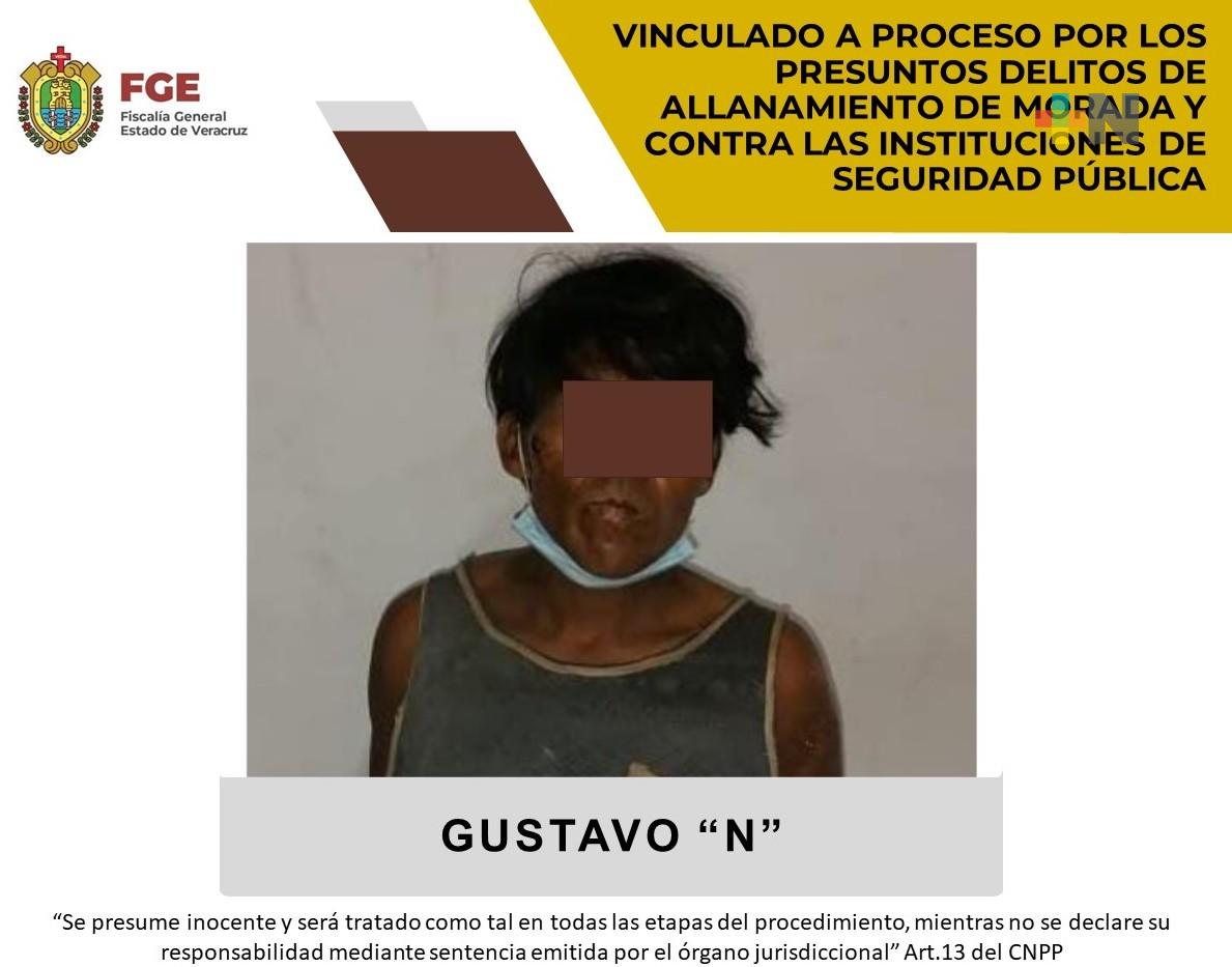 Gustavo «N» es vinculado a proceso por presuntos delitos de allanamiento de morada y contra instituciones de seguridad