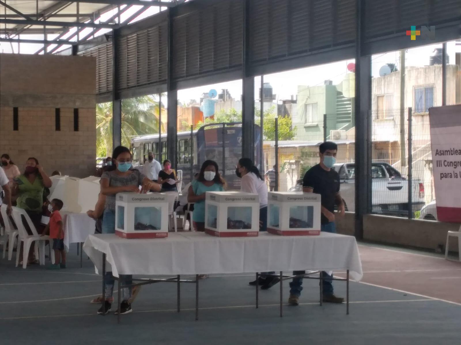 Nutrida afluencia de votantes de comicios internos morenistas, en Distrito 14 Veracruz