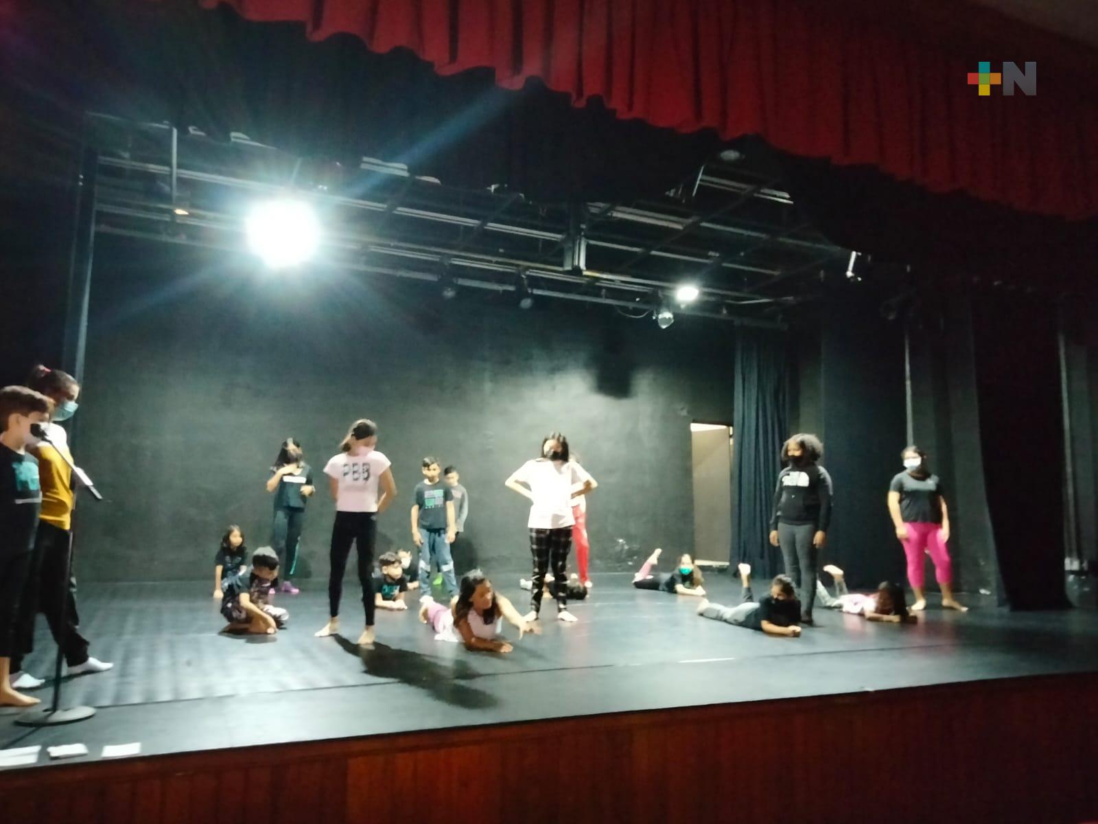 En Xalapa continúan actividades del Festival Internacional Primate Escénico