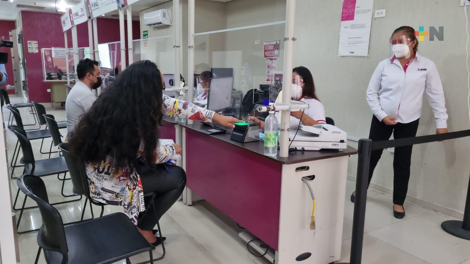 Senadora pide que INE expida credencial para votar en formato digital