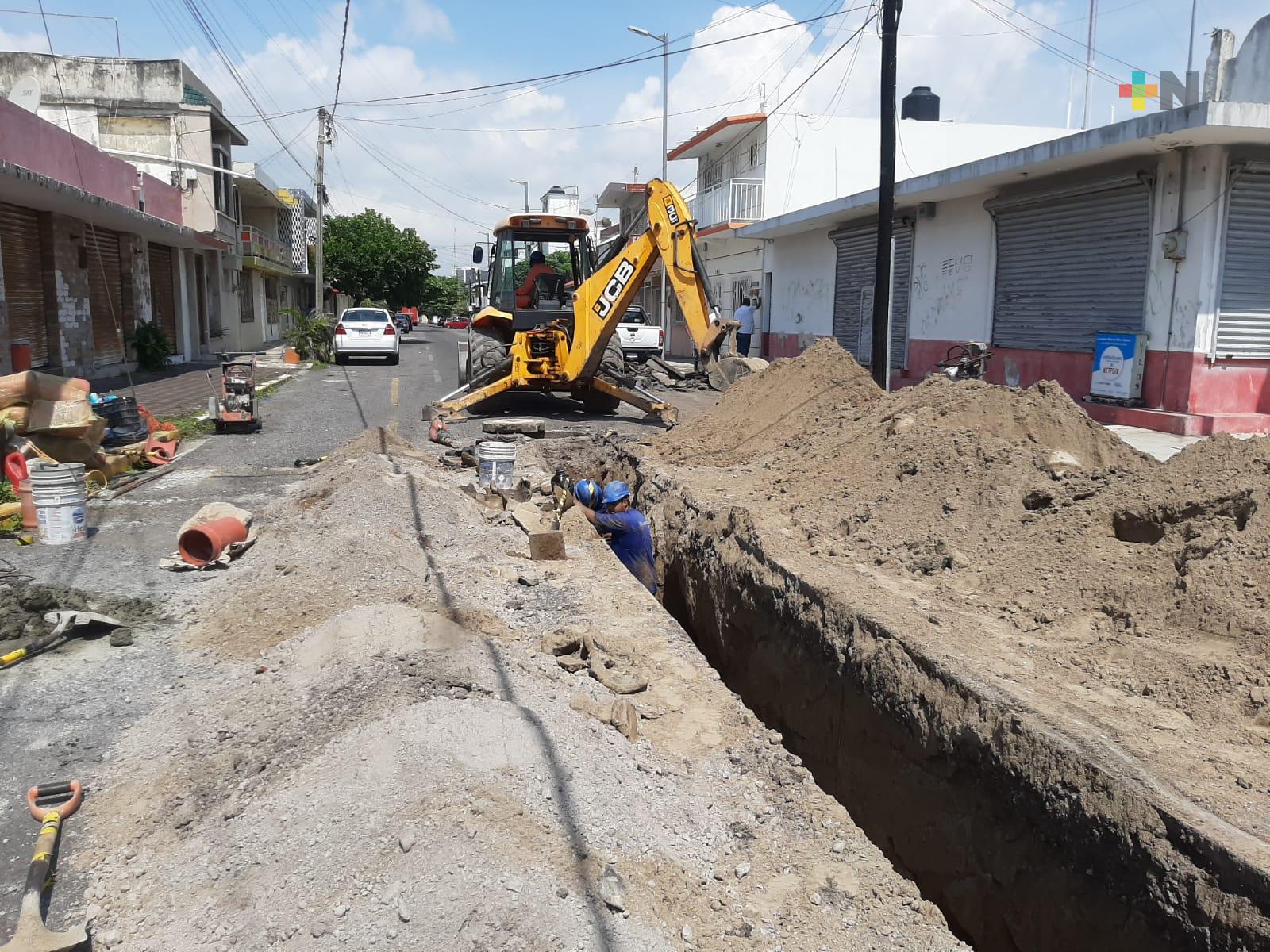 Grupo MAS atiende hundimiento en calles de Negrete y Horacio Díaz de Veracruz