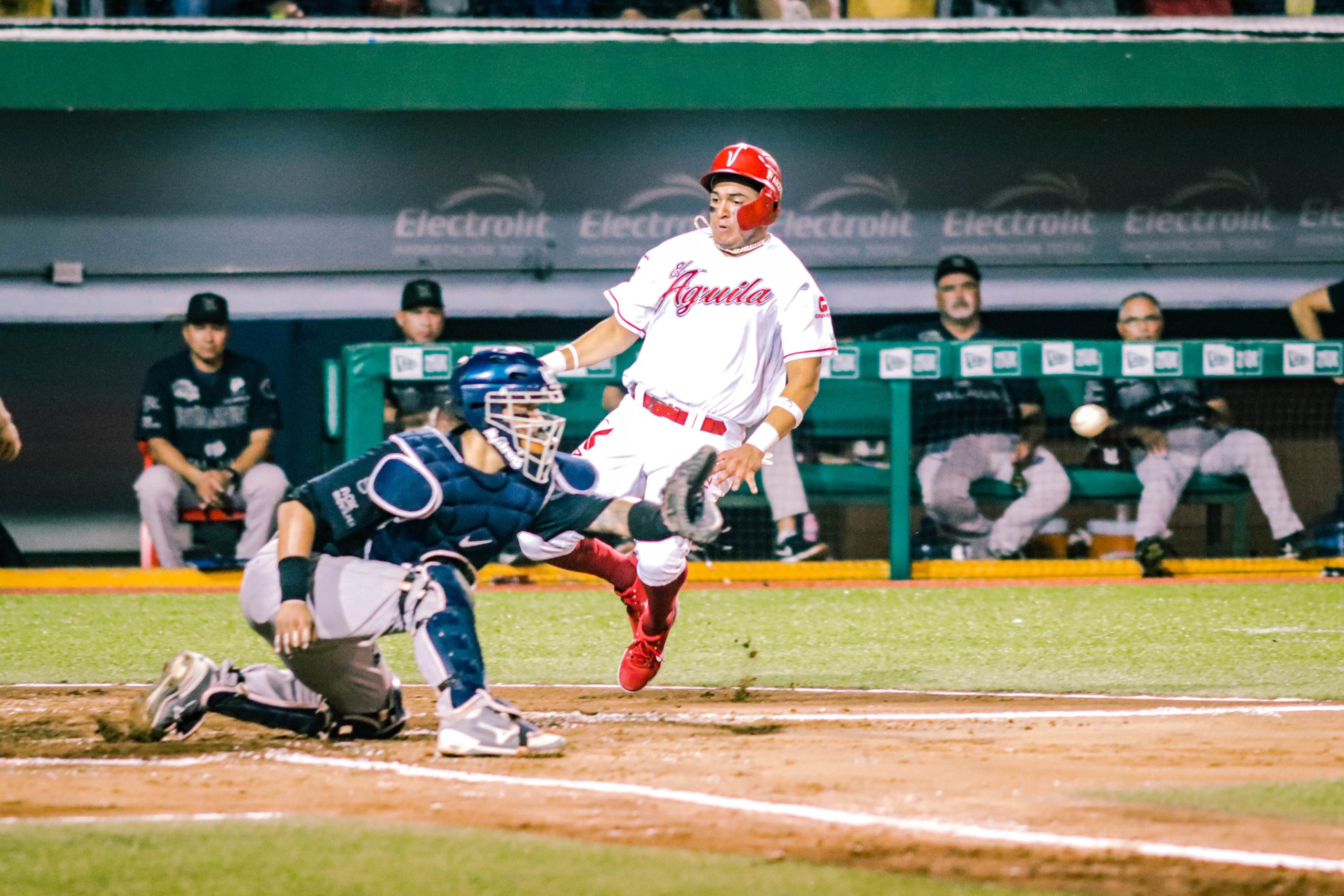 El Águila vence por pizarra de 9-6 a Unión Laguna