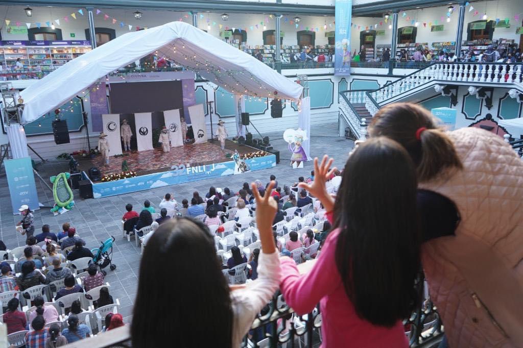 Todo un éxito la Feria Infantil y Juvenil del Libro en Xalapa: Cuitláhuac García