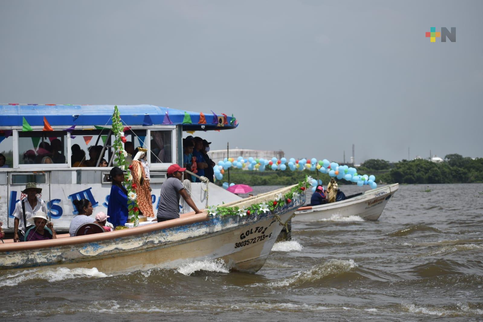 En Villa Allende realizan procesión en lanchas en honor a la Virgen del Carmen, después de dos años