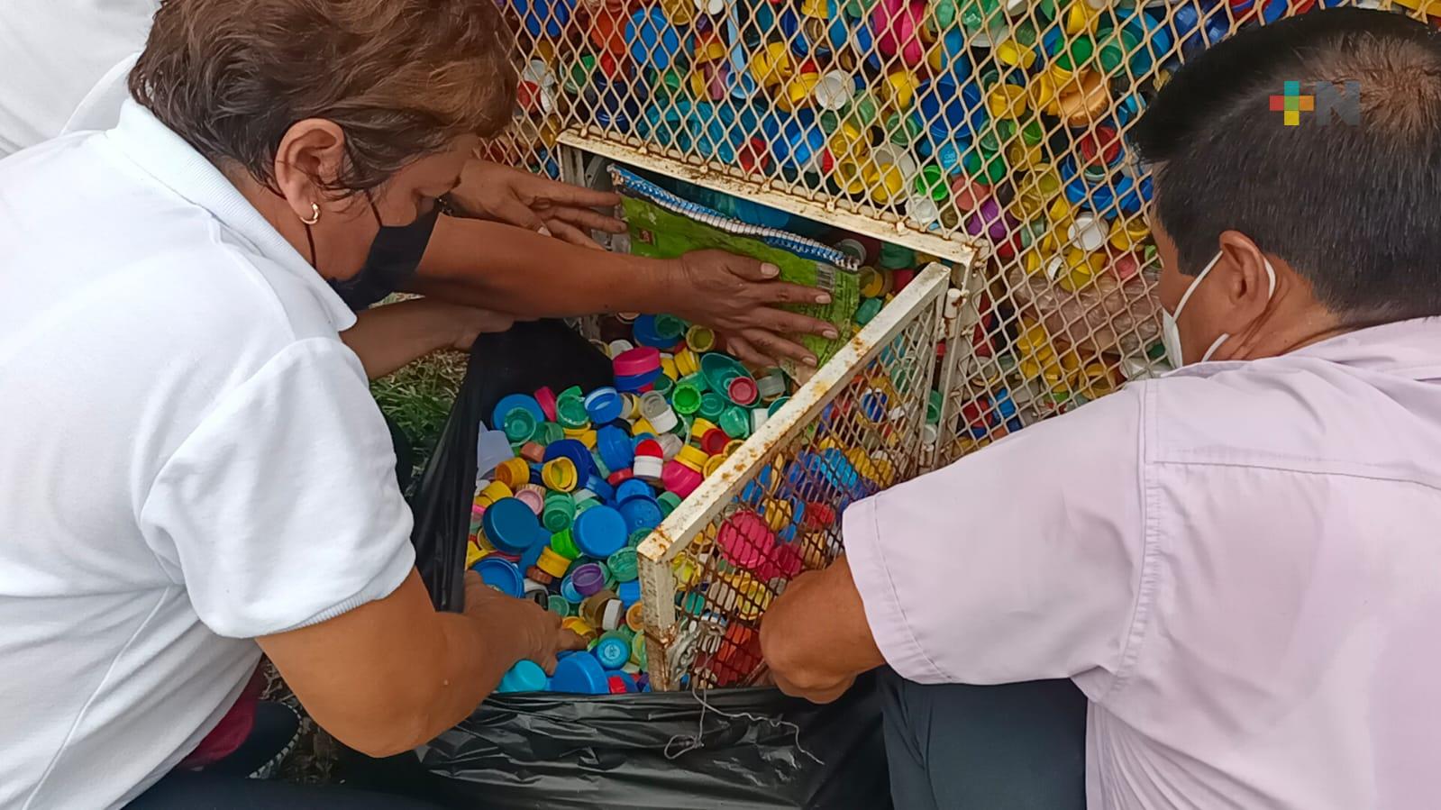 DIF de Martínez de la Torre entregó casi dos toneladas de tapitas para apoyar menores con cáncer