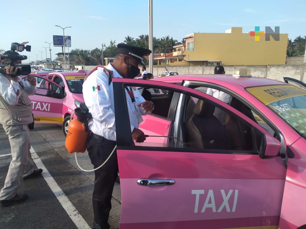 Sanitizan taxis de Boca del Río