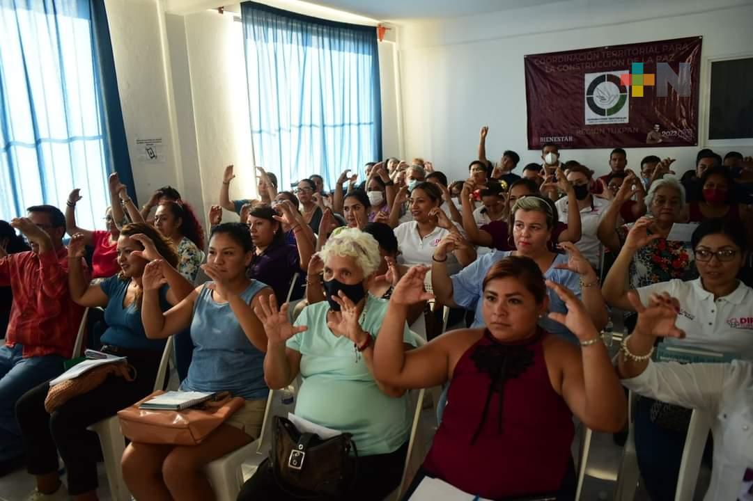 Funcionarios municipales de Tuxpan recibieron un curso-taller de señas de lengua mexicanas