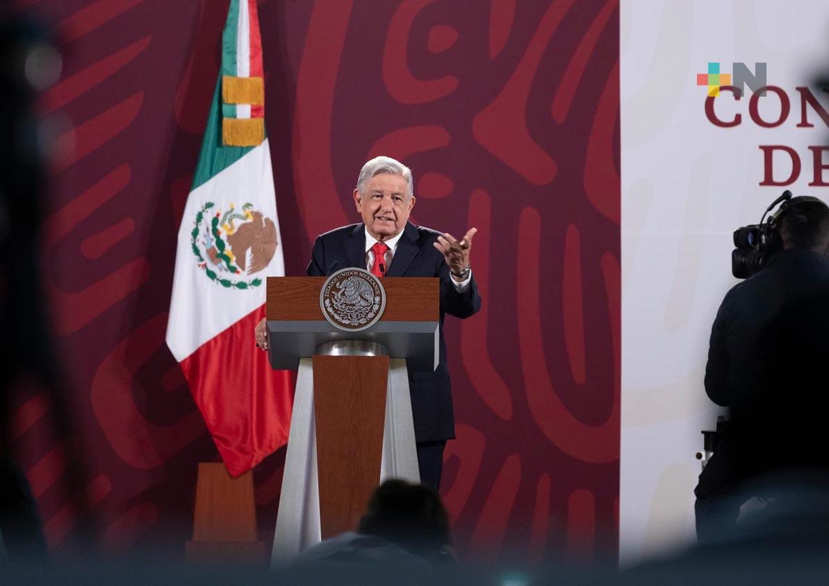 FGR decidirá sí es necesario llamar a rendir cuentas a Peña Nieto, afirma el presidente