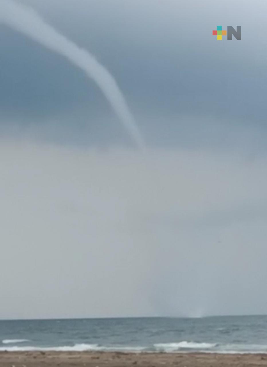 Se forma tromba marina frente a costas de Coatzacoalcos