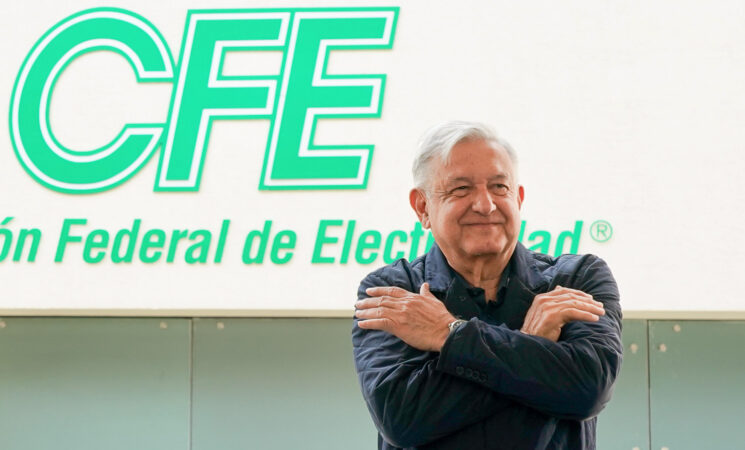 AMLO refrenda apoyo del Gobierno federal a trabajadores de CFE