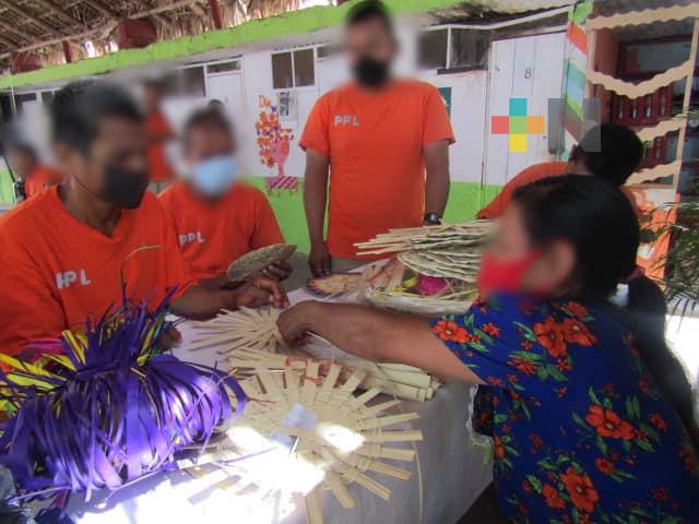 Inaugura SSP en Tantoyuca, el Curso de Tejidos de Abanicos de Palma