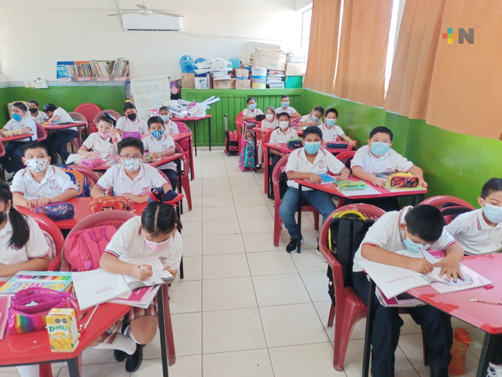 En Martínez de la Torre, estudiantes y docentes regresan de tiempo completo a las aulas