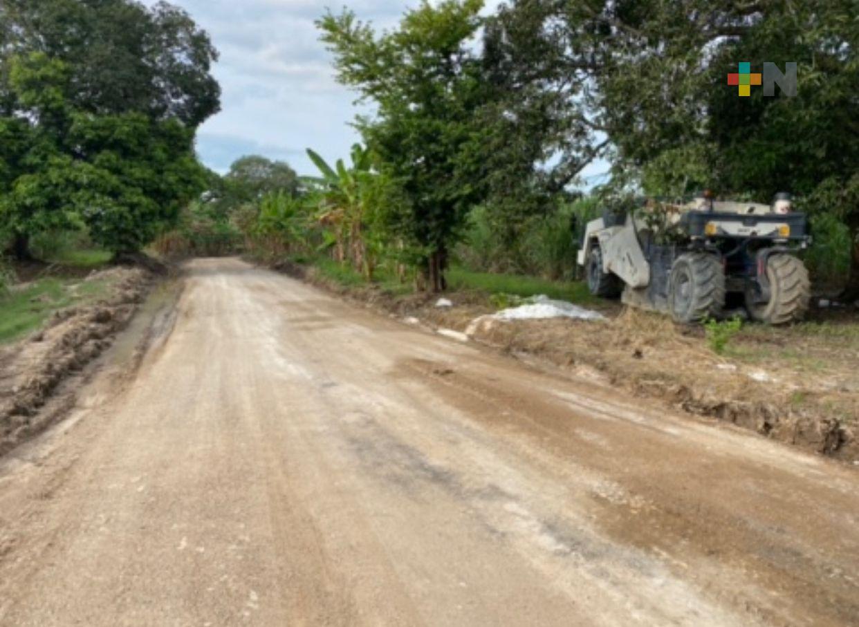 Agradecen al gobernador la construcción de camino en La Isleta, municipio de Cosamaloapan