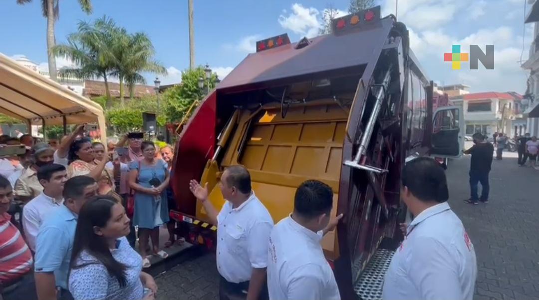Municipio de Misantla pone en operación ambulancia y camiones recolectores nuevos