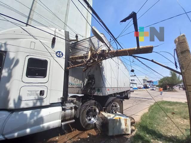 Accidentes vehiculares han causado daños por casi un mdp a infraestructura de CFE