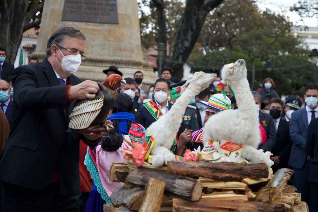 Canciller Marcelo Ebrard, invitado de honor en ceremonia del Día Nacional de Bolivia
